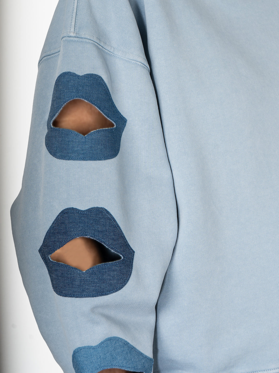 SWEATSHIRT - KISSED IN BLUE