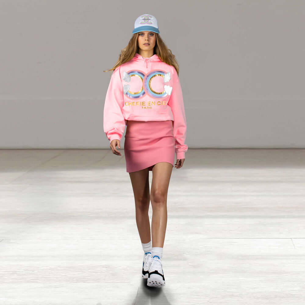 Hoodie "Cherie en Ciel" - light pink (Model)