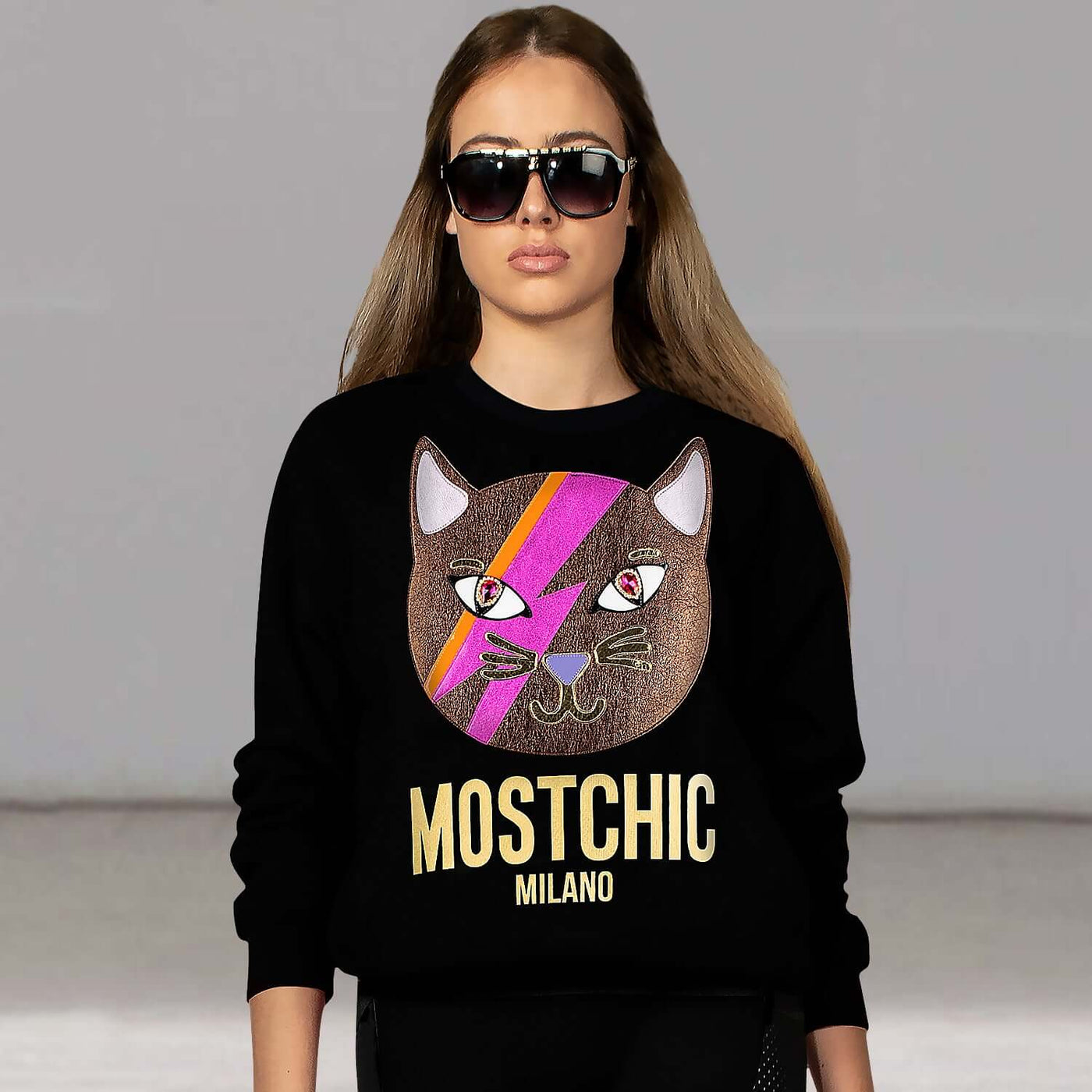 Sweatshirt "Chic Cat Gold" - black (Model)
